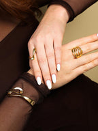 Gold wave bracelet – Brazilian minimalist jewelry in Dublin
