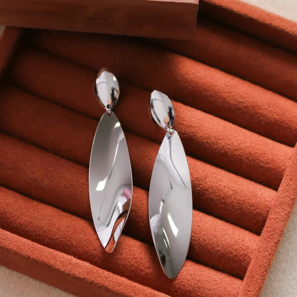 Plain Stud Earring - White Rhodium Ireland - Tamis Jewellery Ireland