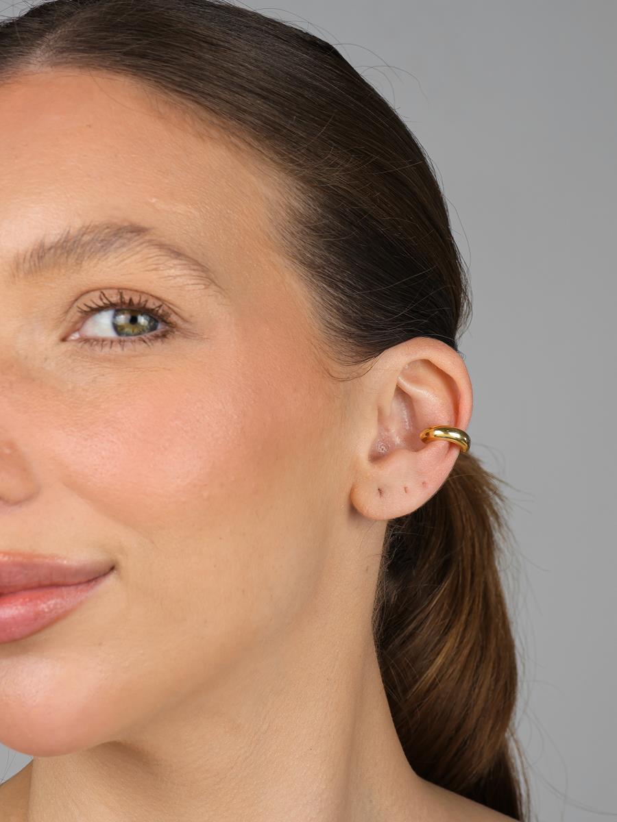 Gold clip piercing stud with other earrings - Dublin ear stack trend